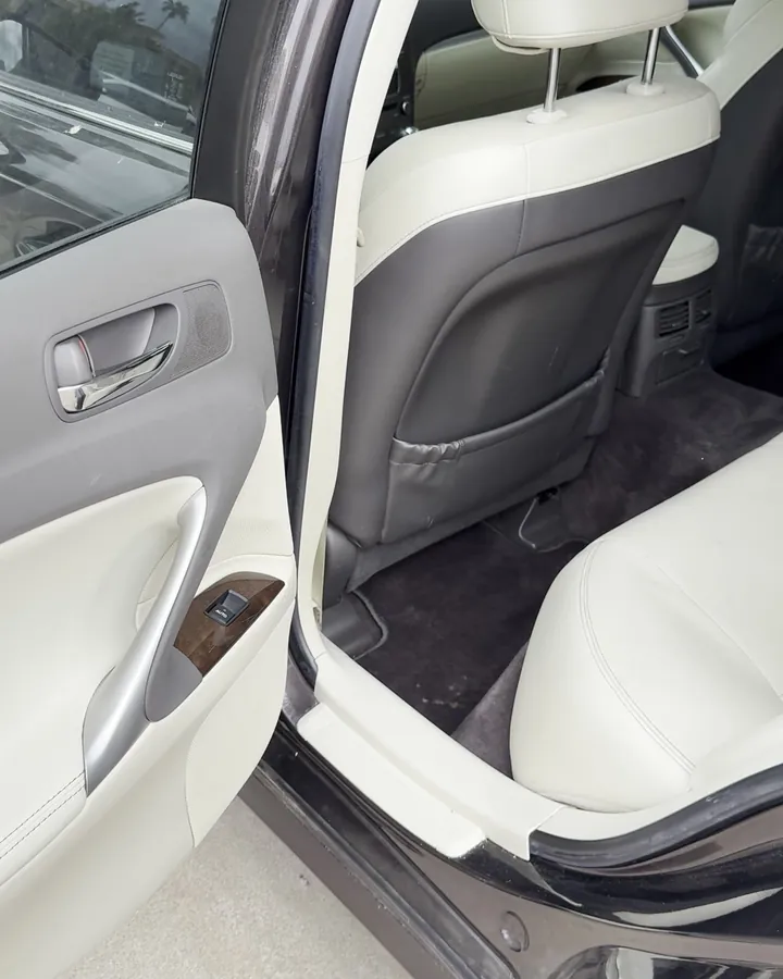 Lexus rear seat and floor after detailing